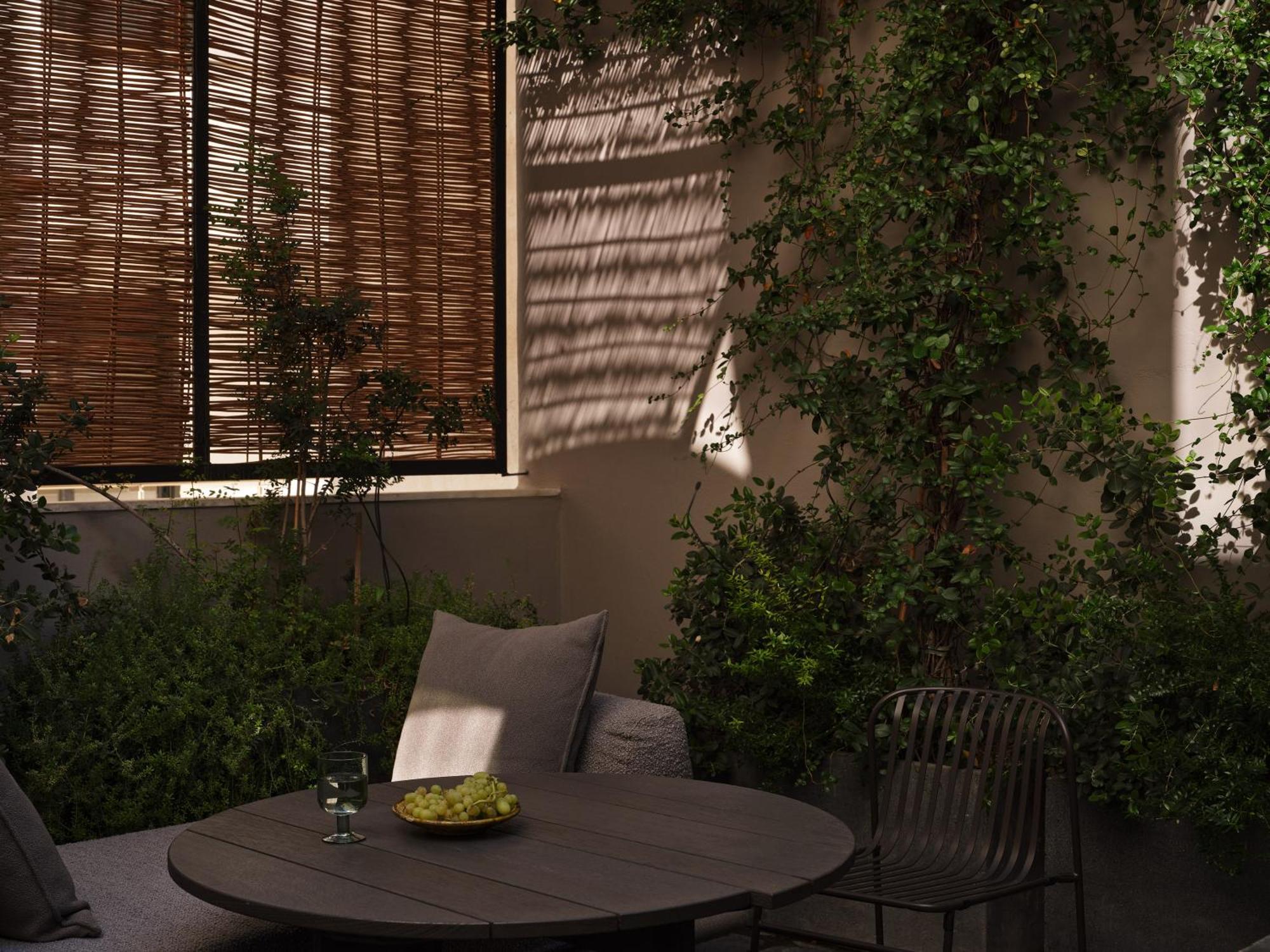 ホテル Monastik Living In Athina アテネ エクステリア 写真